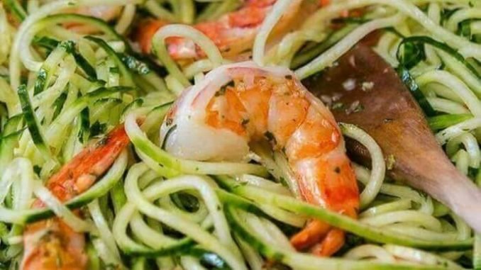 Spaghetti de konjac sautées aux crevettes, citron vert et lait de coco,  légume minceur